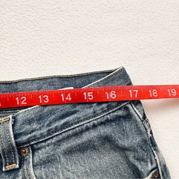 Vintage Levi’s 550 Light Wash Faded Relaxed Tapered Loose “Mom” Jeans Size 34/30 - Picture 13 of 15